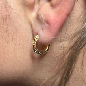 Kendra Scott Huggies